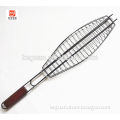 B-019 hot sale high quality wooden handle fish design stainless steel non-sticky bbq grill